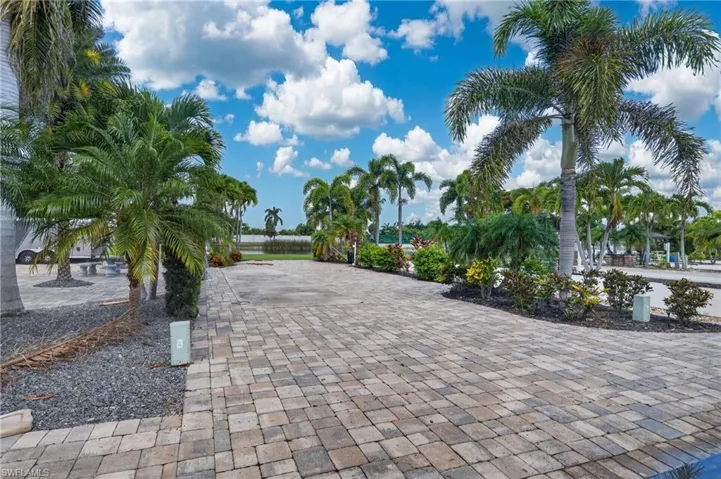 930 High Tide Ln, Fort Myers Beach, Florida 33931