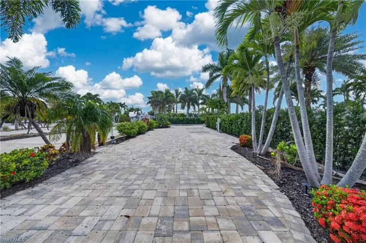 930 High Tide Ln, Fort Myers Beach, Florida 33931