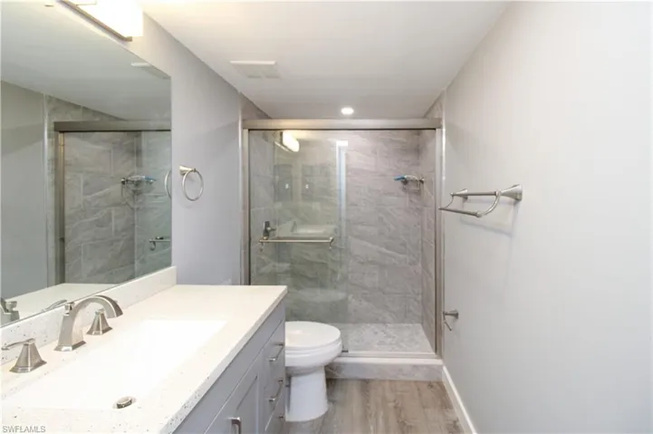 600 Valley Stream Dr F9, Naples, Florida 34113
