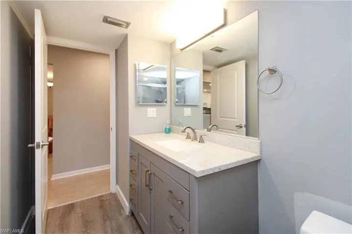 600 Valley Stream Dr F9, Naples, Florida 34113