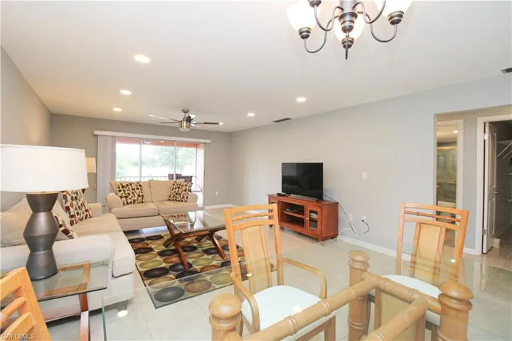 600 Valley Stream Dr F9, Naples, Florida 34113