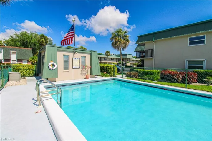 600 Valley Stream Dr F9, Naples, Florida 34113