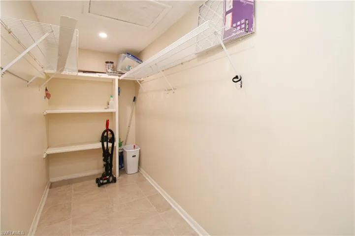 600 Valley Stream Dr F9, Naples, Florida 34113