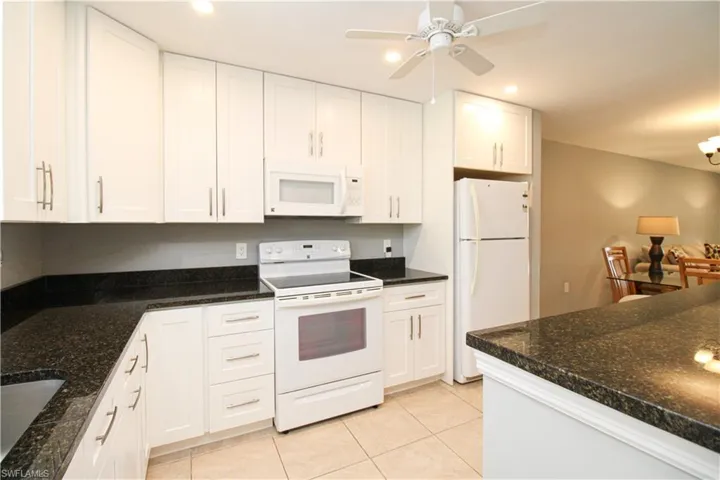 600 Valley Stream Dr F9, Naples, Florida 34113