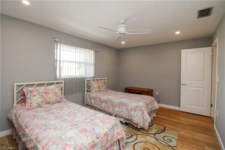 600 Valley Stream Dr F9, Naples, Florida 34113