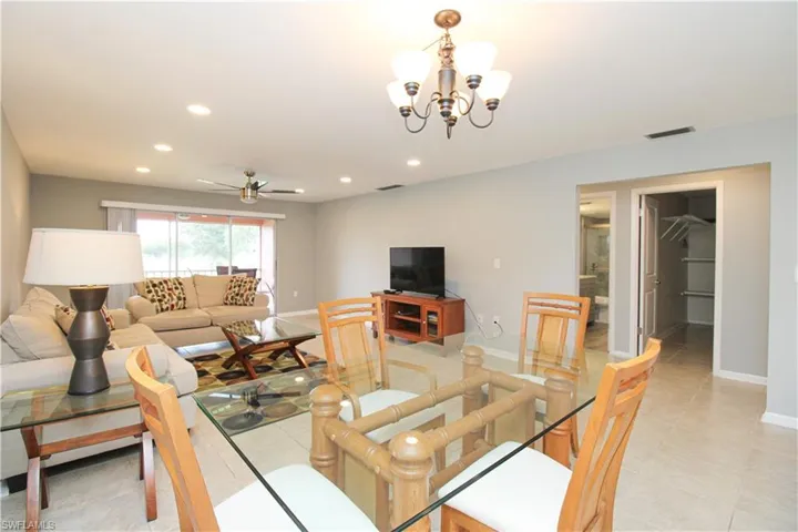600 Valley Stream Dr F9, Naples, Florida 34113