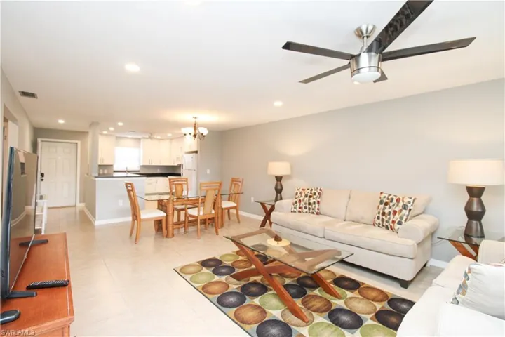 600 Valley Stream Dr F9, Naples, Florida 34113