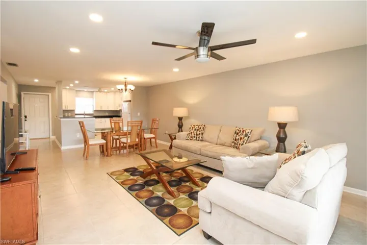 600 Valley Stream Dr F9, Naples, Florida 34113