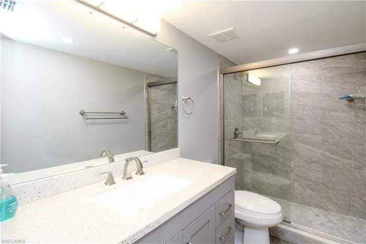 600 Valley Stream Dr F9, Naples, Florida 34113