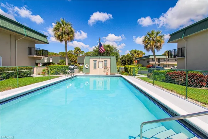 600 Valley Stream Dr F9, Naples, Florida 34113