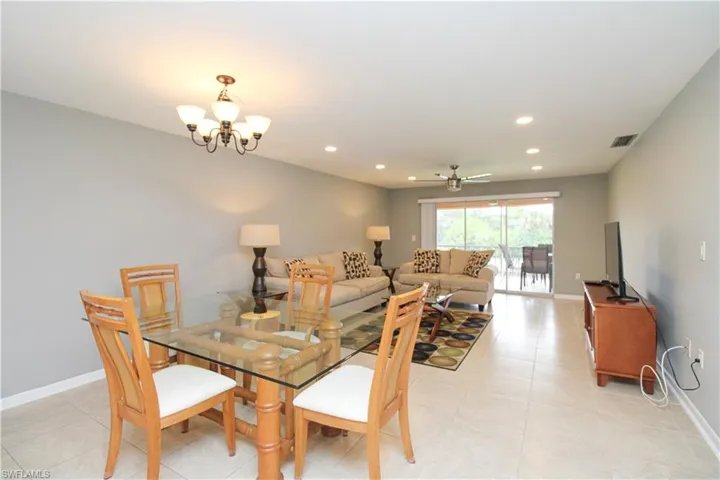 600 Valley Stream Dr F9, Naples, Florida 34113
