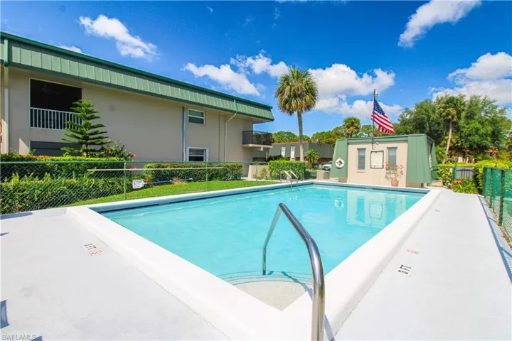 600 Valley Stream Dr F9, Naples, Florida 34113