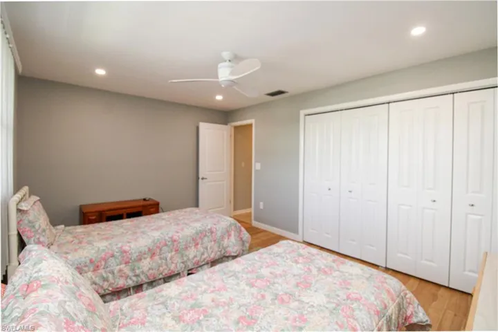 600 Valley Stream Dr F9, Naples, Florida 34113