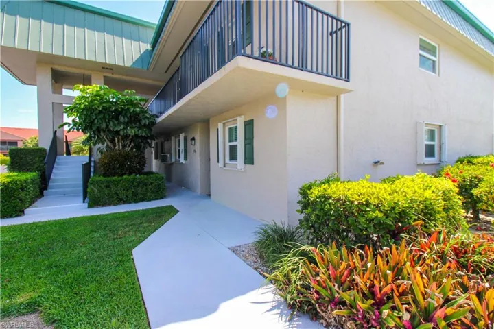 600 Valley Stream Dr F9, Naples, Florida 34113