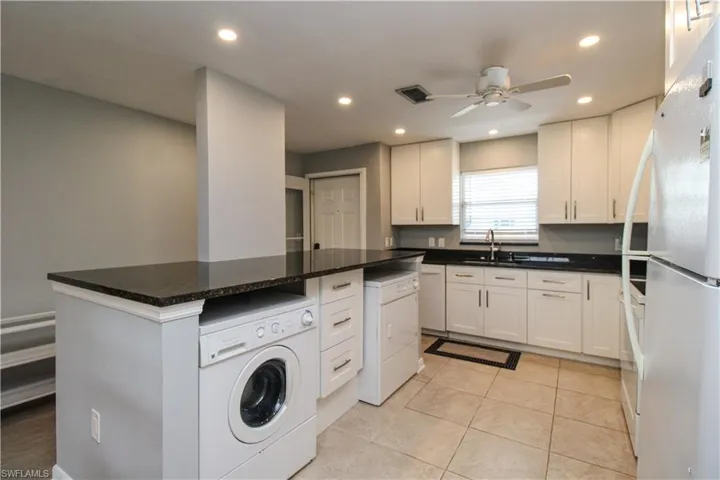 600 Valley Stream Dr F9, Naples, Florida 34113