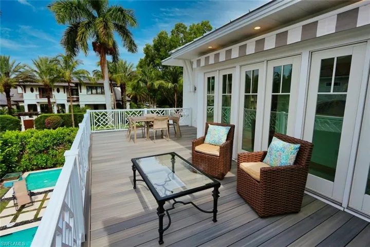 300 2nd Ave N, Naples, Florida 34102