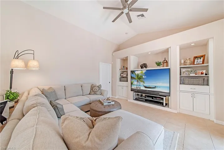 1032 Tivoli Ln, Naples, Florida 34104