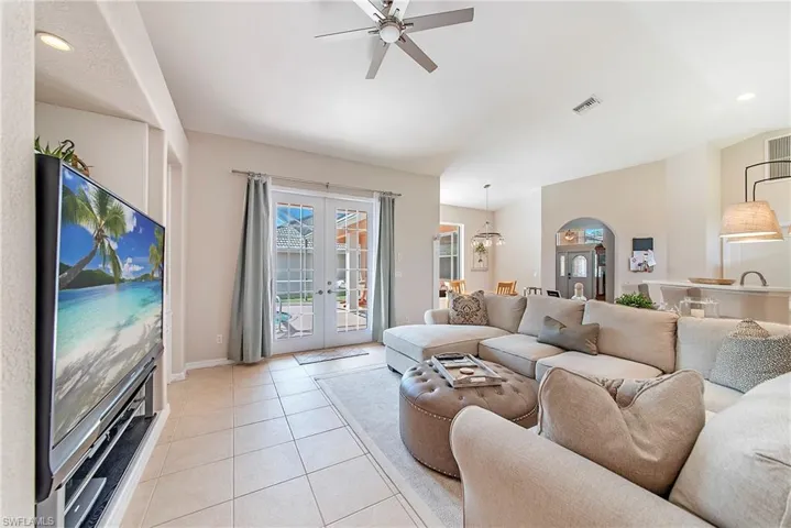 1032 Tivoli Ln, Naples, Florida 34104