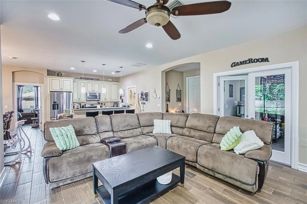 4609 Santiago LN, Bonita Springs, FL 34134,225063648
