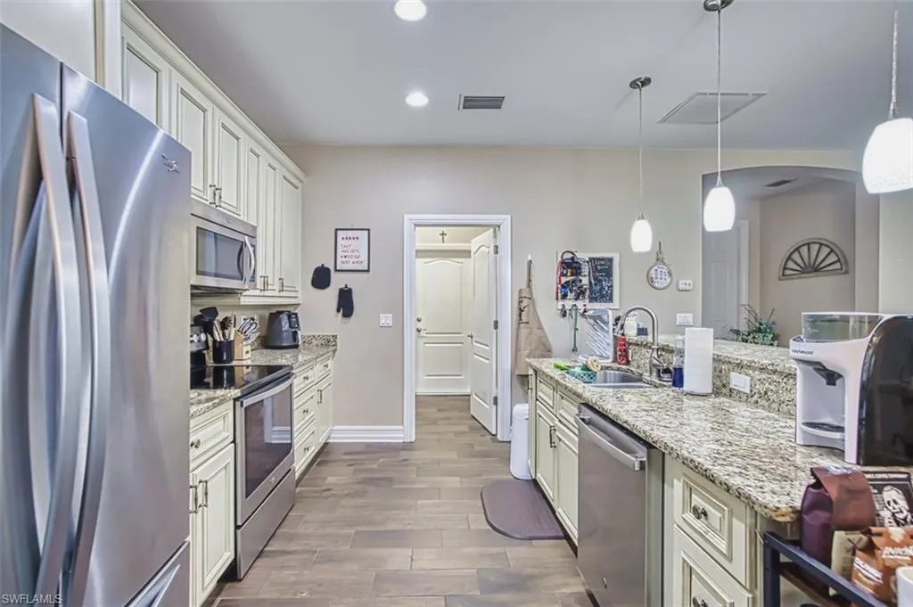 4609 Santiago LN, Bonita Springs, FL 34134,225063648