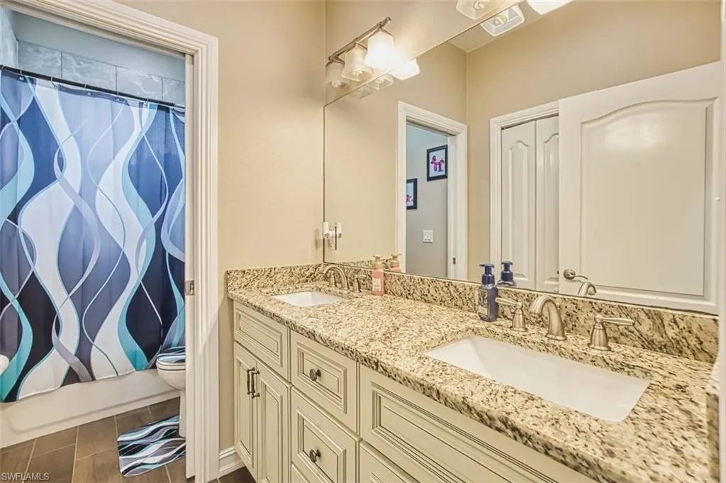 4609 Santiago LN, Bonita Springs, FL 34134,225063648