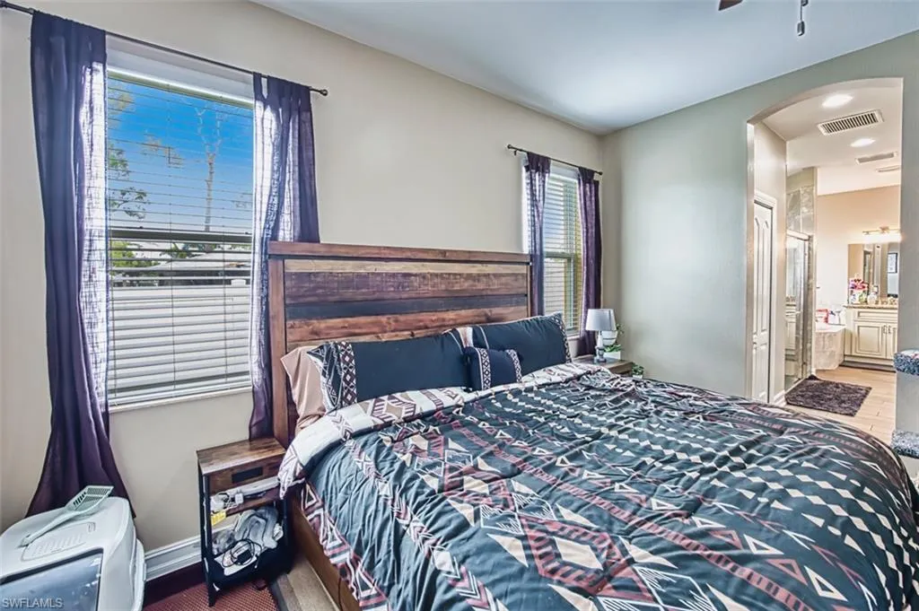 4609 Santiago LN, Bonita Springs, FL 34134,225063648