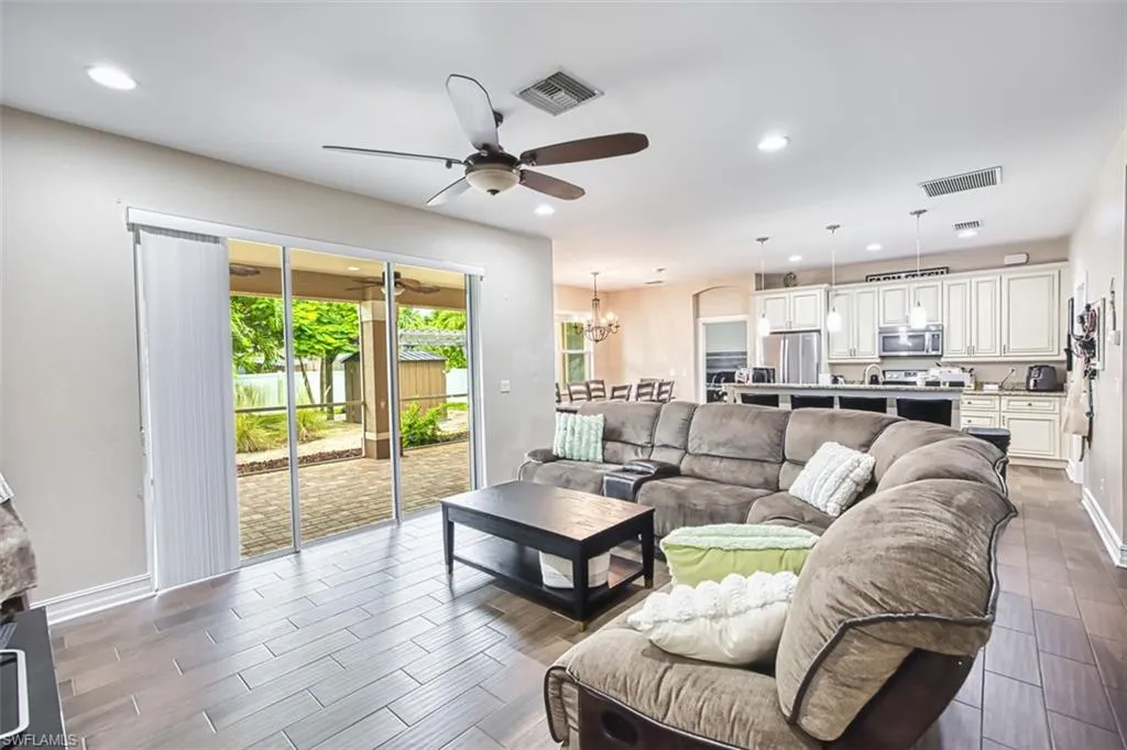 4609 Santiago LN, Bonita Springs, FL 34134,225063648