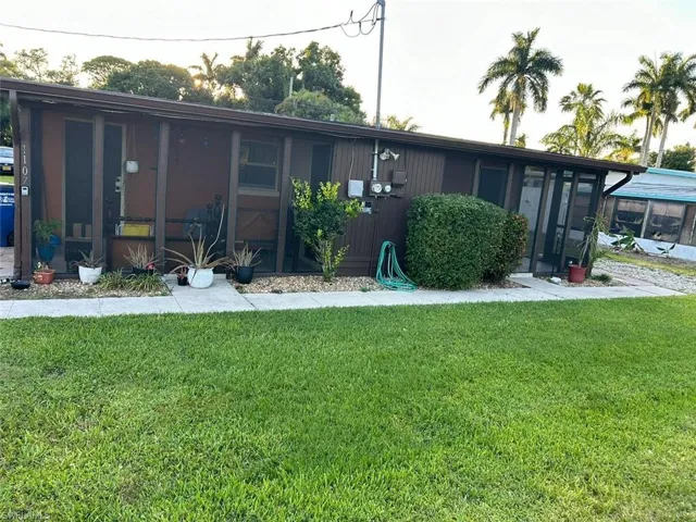 1107/1111  7th  WAY, North Fort Myers, FL 33903