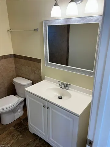 1107/1111  7th  WAY, North Fort Myers, FL 33903