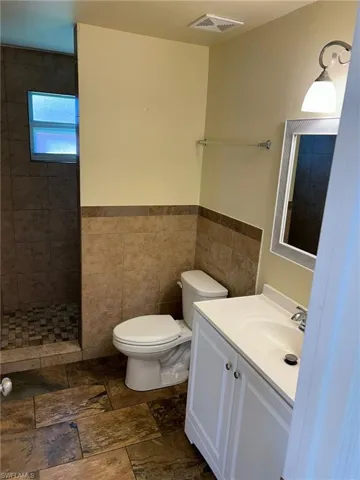 1107/1111  7th  WAY, North Fort Myers, FL 33903