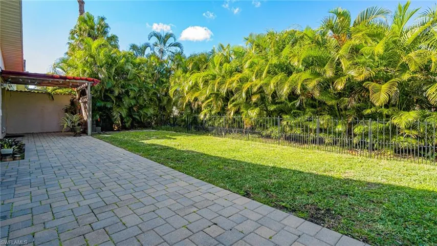 Large beautiful fenced yard
