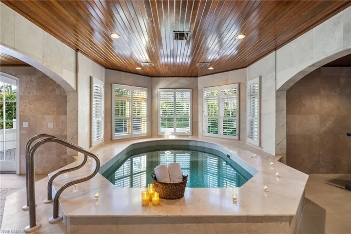 16475/95  Captiva  DR, Captiva, FL 33924