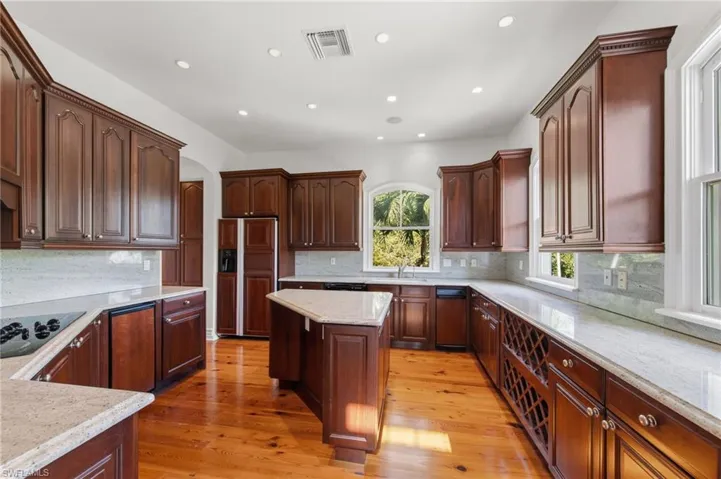16475/95  Captiva  DR, Captiva, FL 33924