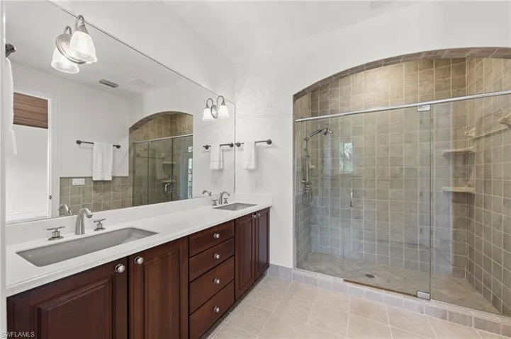 16475/95  Captiva  DR, Captiva, FL 33924