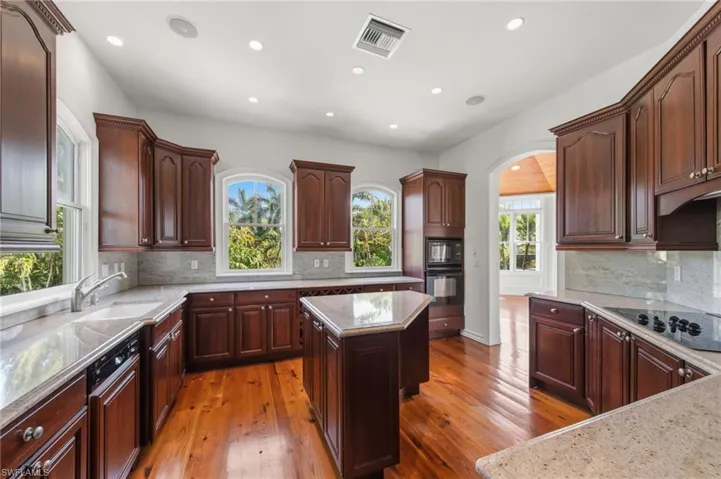 16475/95  Captiva  DR, Captiva, FL 33924