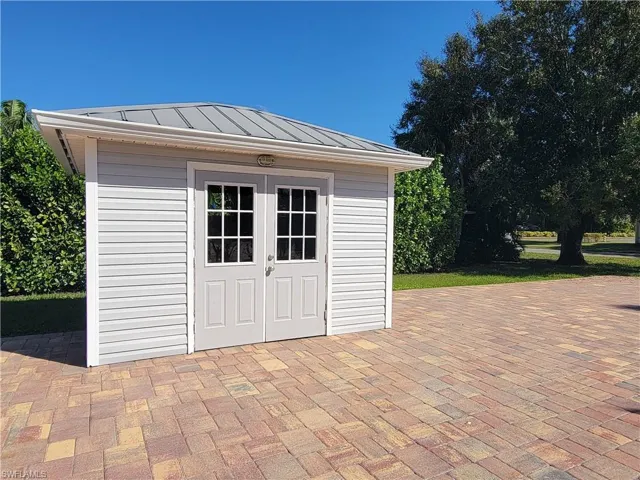 10062  Parkwood  DR, Fort Myers, FL 33905