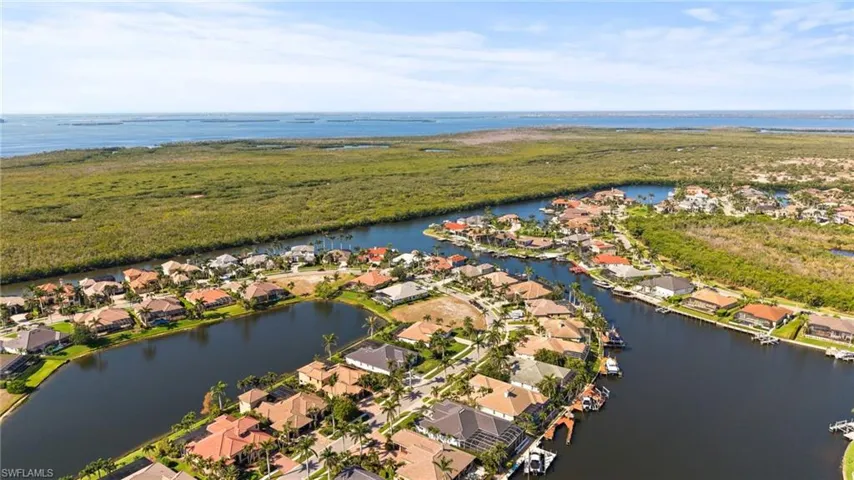 1922 Harbour Cir, Cape Coral, Florida 33914