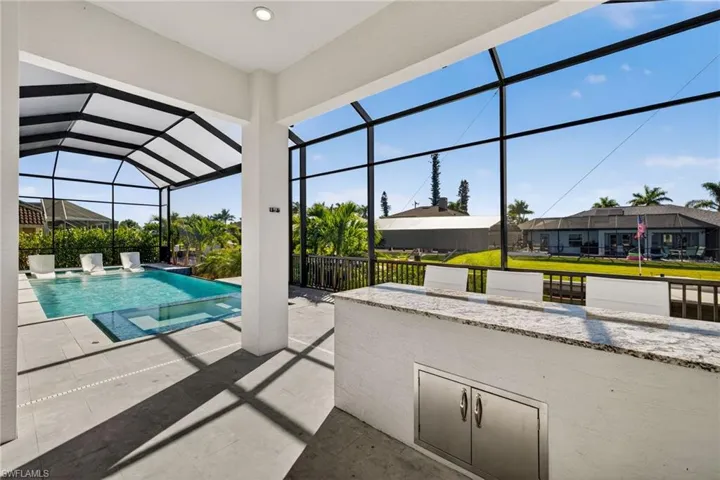 2002 SE 18th  AVE, Cape Coral, FL 33990