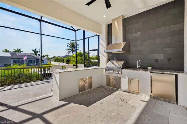 2002 SE 18th  AVE, Cape Coral, FL 33990