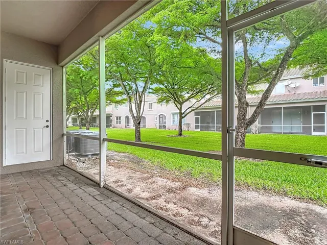 10043  Salina  ST, Fort Myers, FL 33905