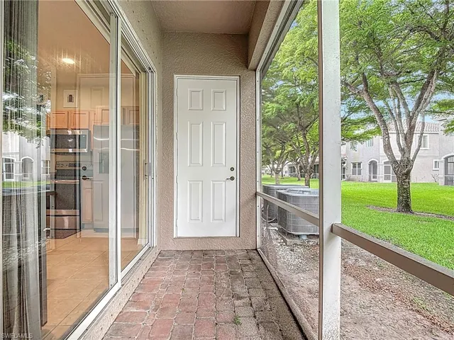 10043  Salina  ST, Fort Myers, FL 33905