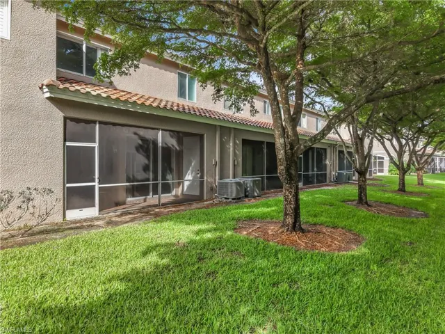 10043  Salina  ST, Fort Myers, FL 33905