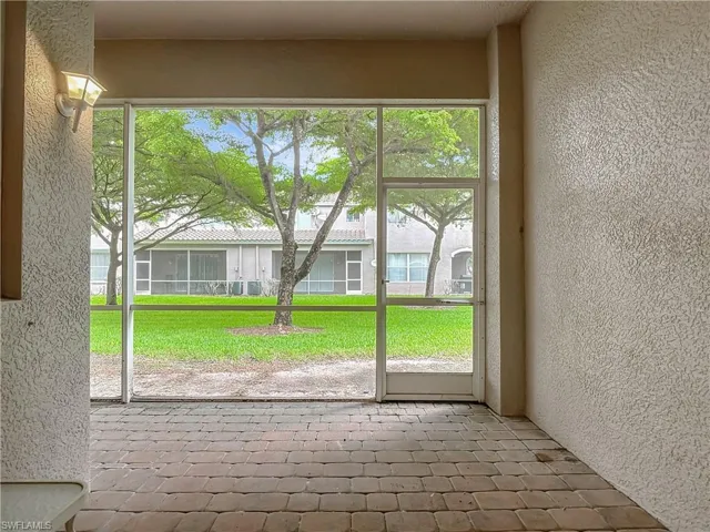 10043  Salina  ST, Fort Myers, FL 33905