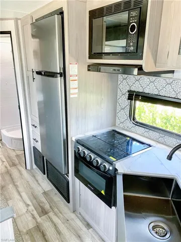 Well equipped kitchen