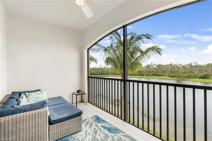 9727 Acqua Ct 434, Naples, Florida 34113