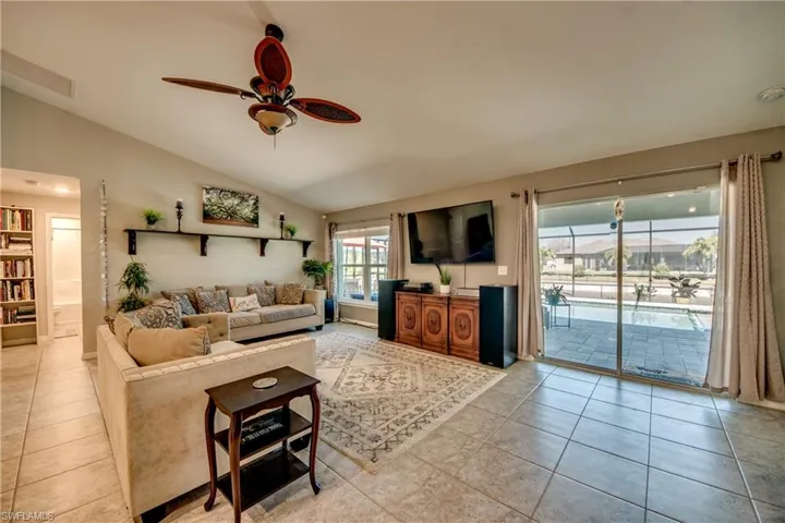 Oversized Windows/Slider