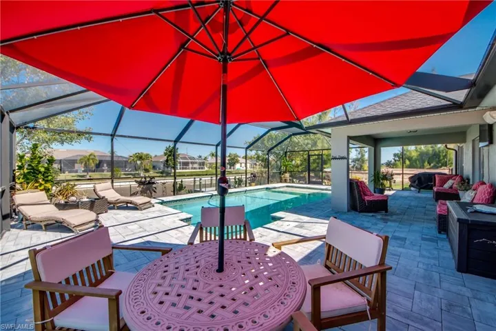 Outside Dining Set Conveys