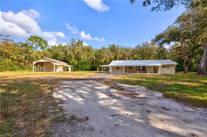 2360  Old N River  RD, Labelle, FL 33935