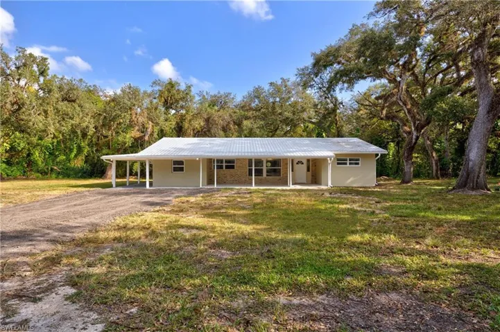 2360  Old N River  RD, Labelle, FL 33935