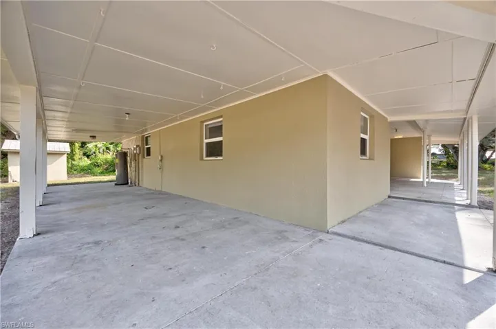 2360  Old N River  RD, Labelle, FL 33935